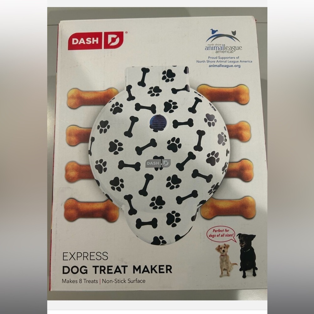 Dash Express Dog Treat Maker Complete With Manual & Recipes Brand‎ New in Box
